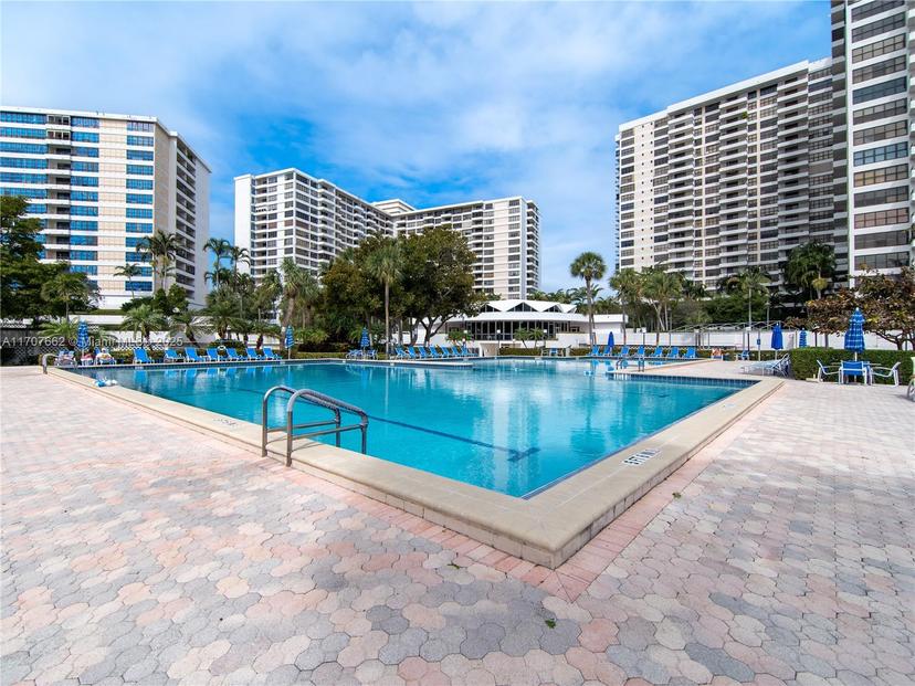 Picture of 2500 Parkview Dr # 2312, Hallandale Beach FL 33009