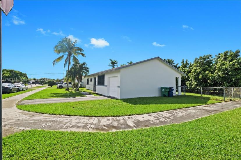 Picture of 13224 SW 253Rd Ter, Miami FL 33032