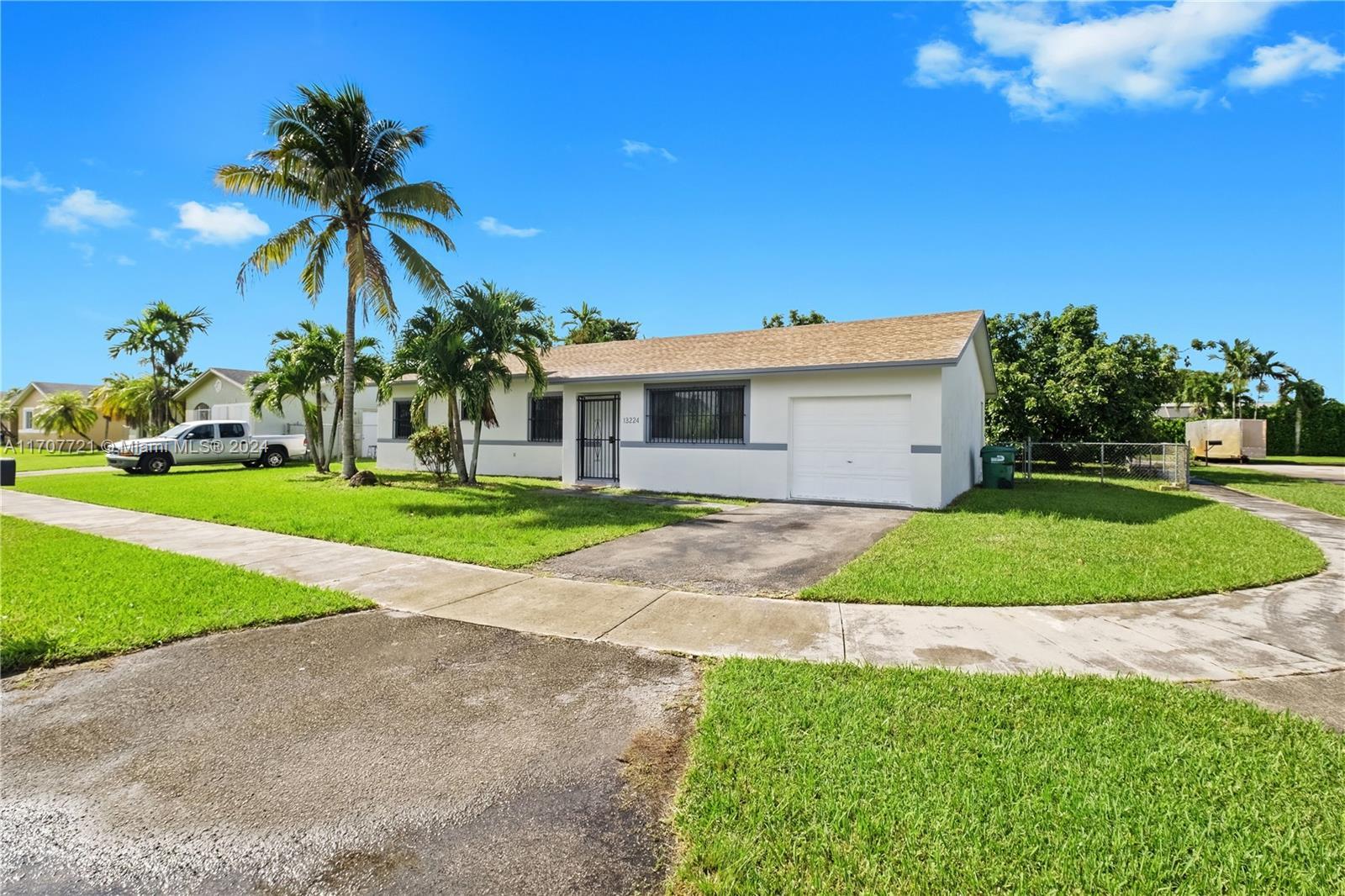 Picture of 13224 SW 253Rd Ter, Miami, FL 33032