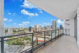 Picture of 90 SW 3Rd St # 3308, Miami, FL 33130