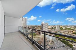 Picture of 90 SW 3Rd St # 3308, Miami, FL 33130