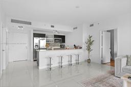 Picture of 90 SW 3Rd St # 3308, Miami, FL 33130