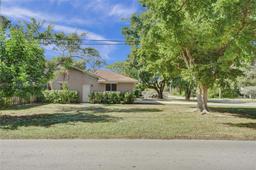 Picture of 620 NE 2Nd Street, Pompano Beach, FL 33060