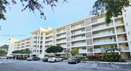 Picture of 3100 N Course Ln # 410, Pompano Beach, FL 33069