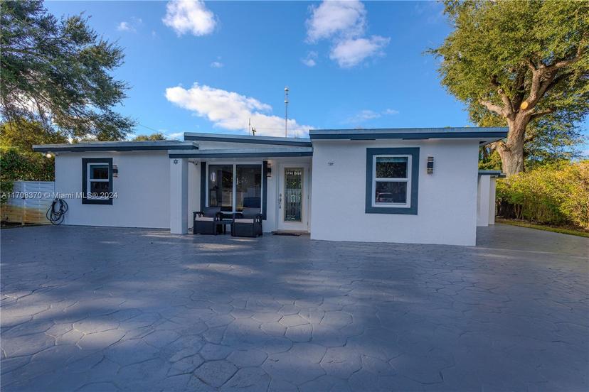 Picture of 104 Clifton Rd, West Park FL 33023