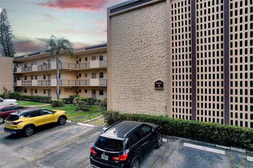 Picture of 100 Ashbury Rd # 203, Hollywood FL 33024