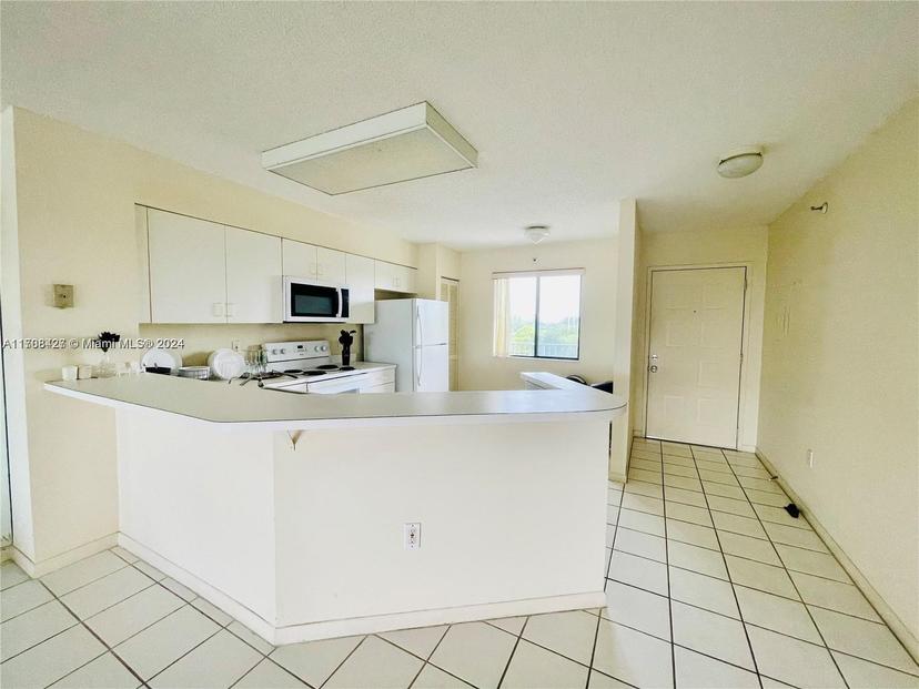 Picture of 2334 S Cypress Bend Dr # 505, Pompano Beach FL 33069