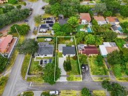 Picture of 181 Truxton Dr, Miami Springs, FL 33166