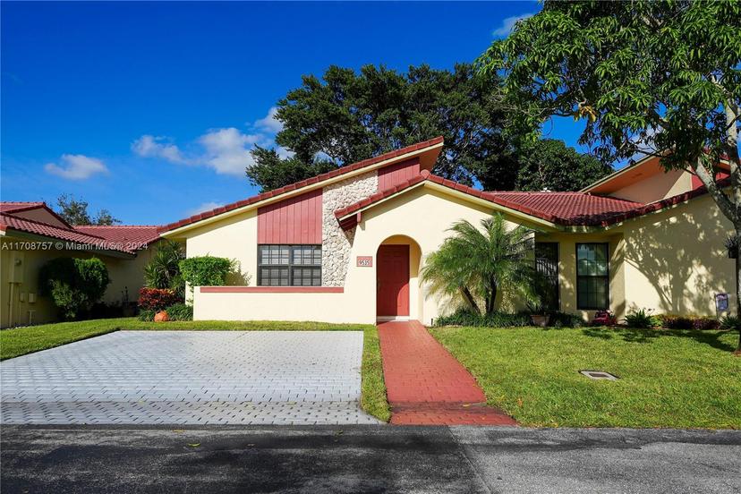 Picture of 9535 Toledo Ln, Davie FL 33324