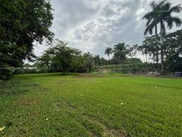 Picture of 477 NE 154Th St, Miami, FL 33162