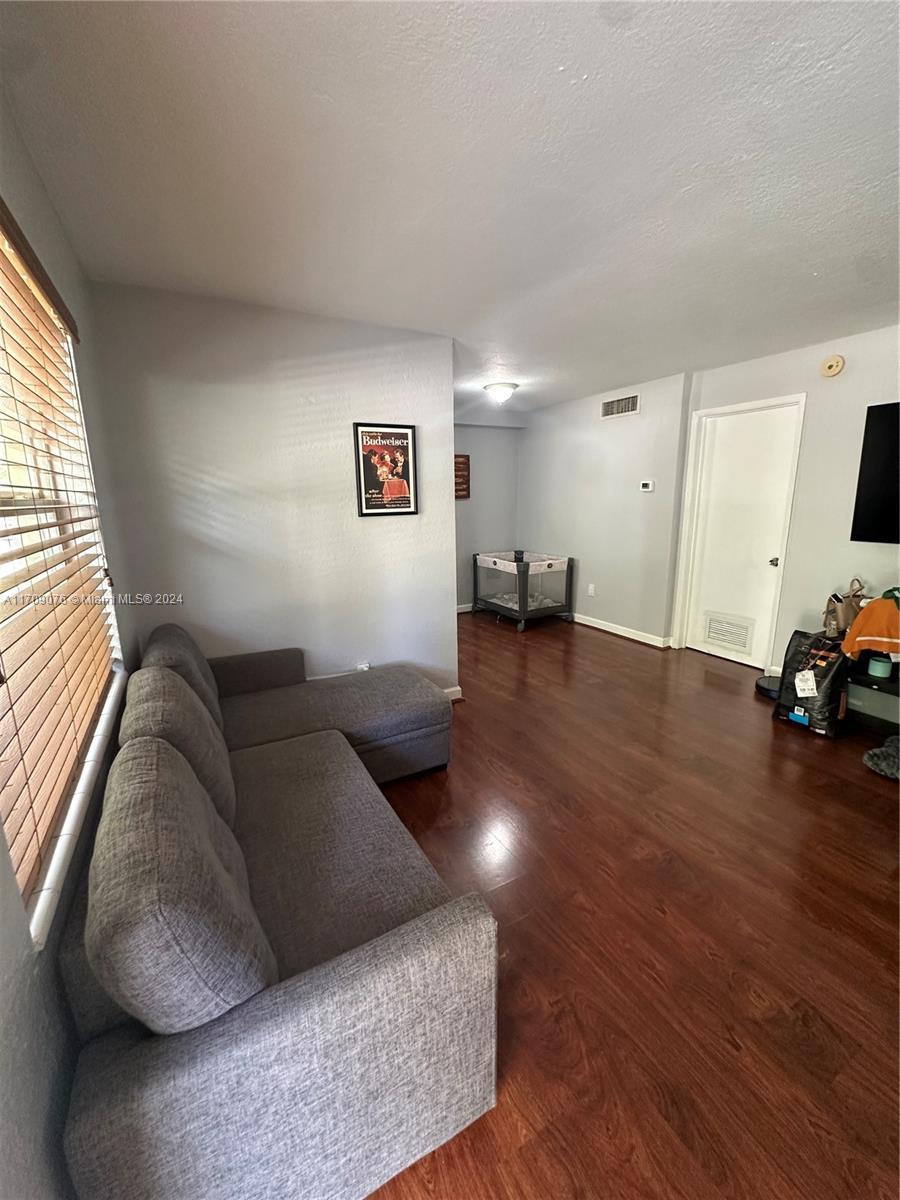 Picture of 241 S Royal Poinciana Blvd # 116, Miami Springs, FL 33166