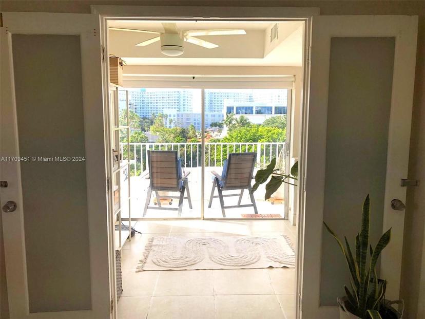 Picture of 910 Michigan Ave # 506, Miami Beach FL 33139