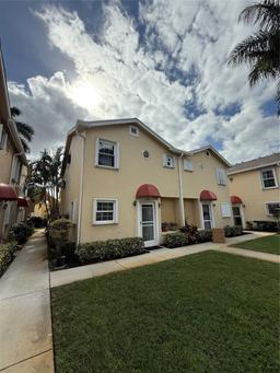 Picture of 372 Waterside Dr # 372, Hypoluxo, FL 33462