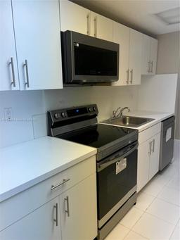 Picture of 90 Edgewater Dr # 522, Coral Gables, FL 33133