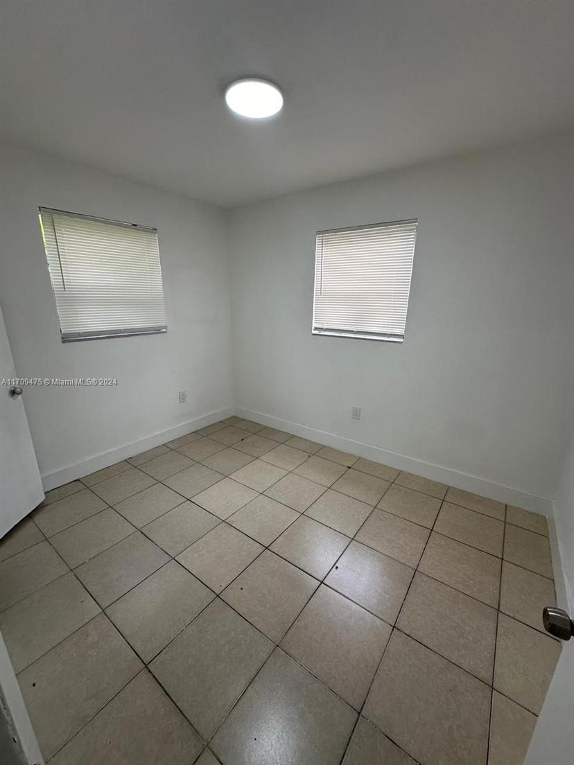 Picture of 940 NW 34Th Way, Lauderhill FL 33311