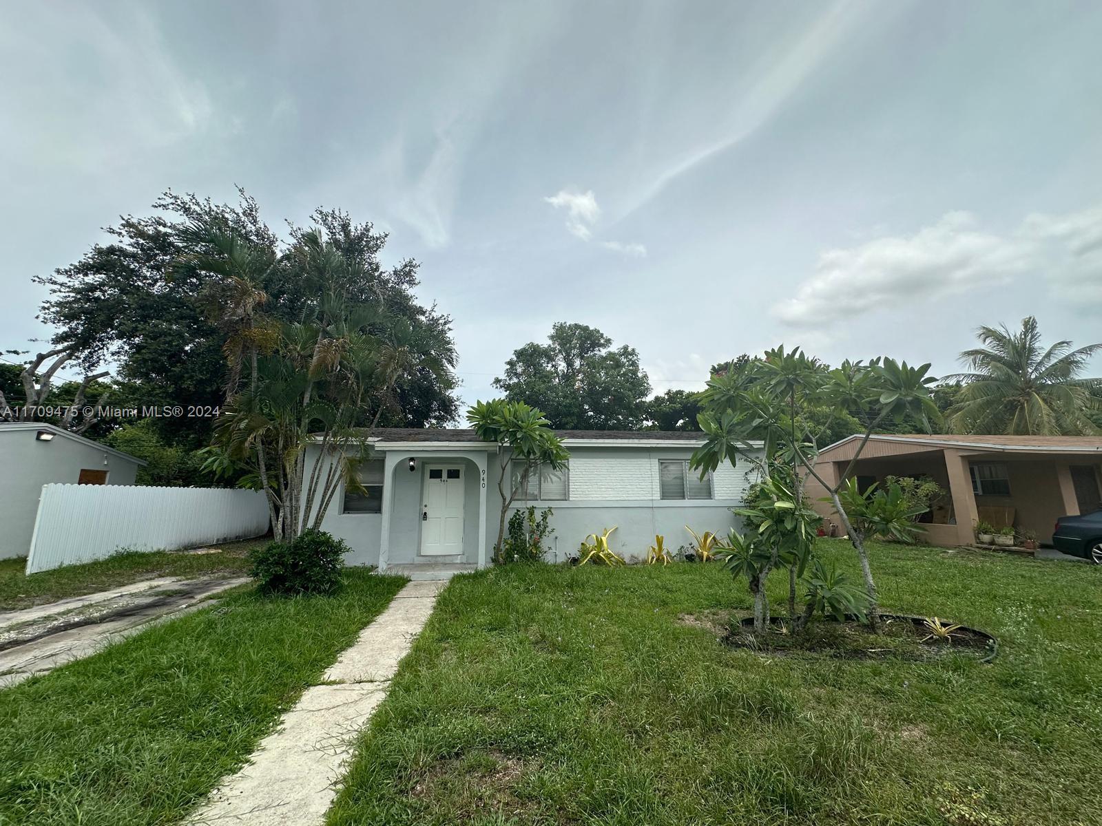 Picture of 940 NW 34Th Way, Lauderhill, FL 33311