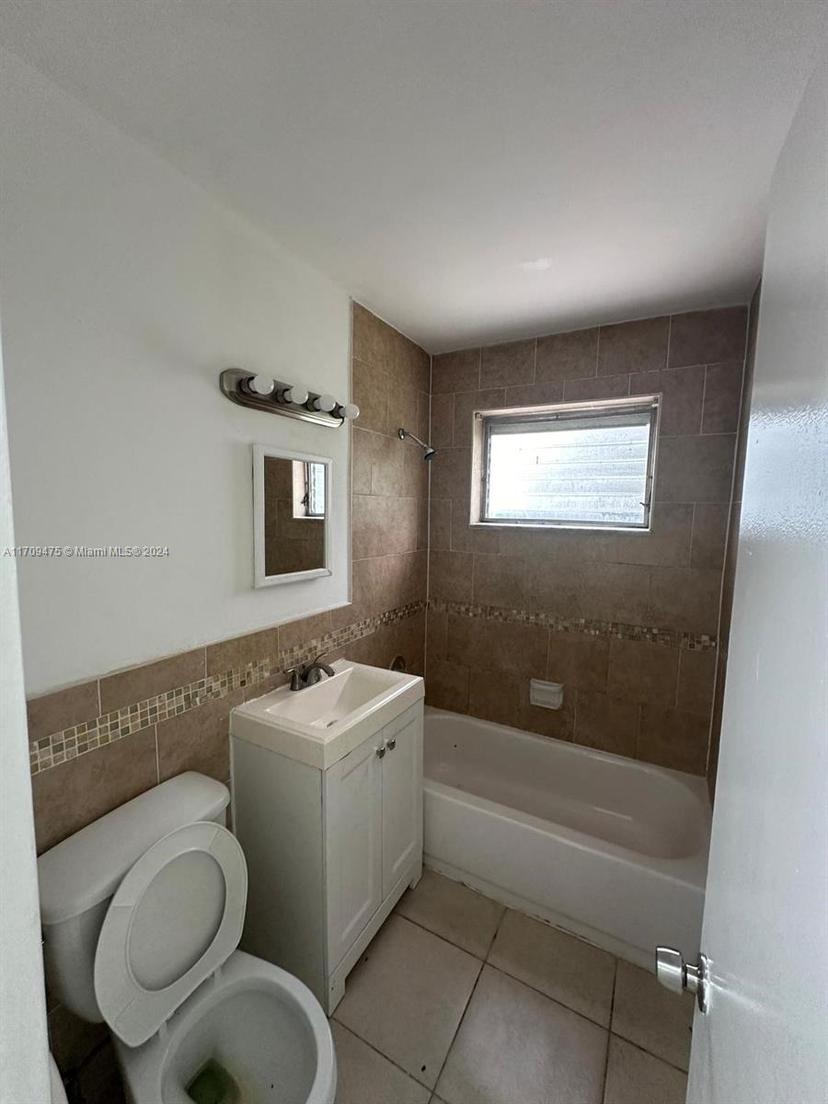 Picture of 940 NW 34Th Way, Lauderhill FL 33311