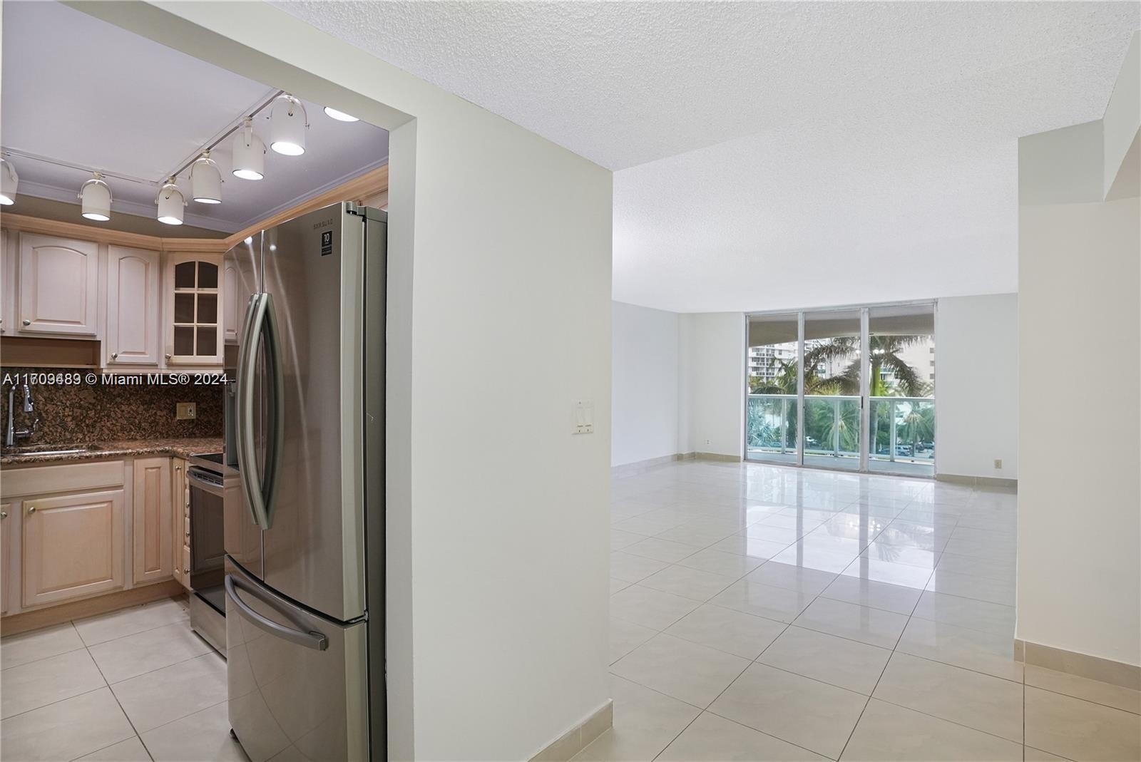 Picture of 3800 S Ocean Dr # 414, Hollywood, FL 33019