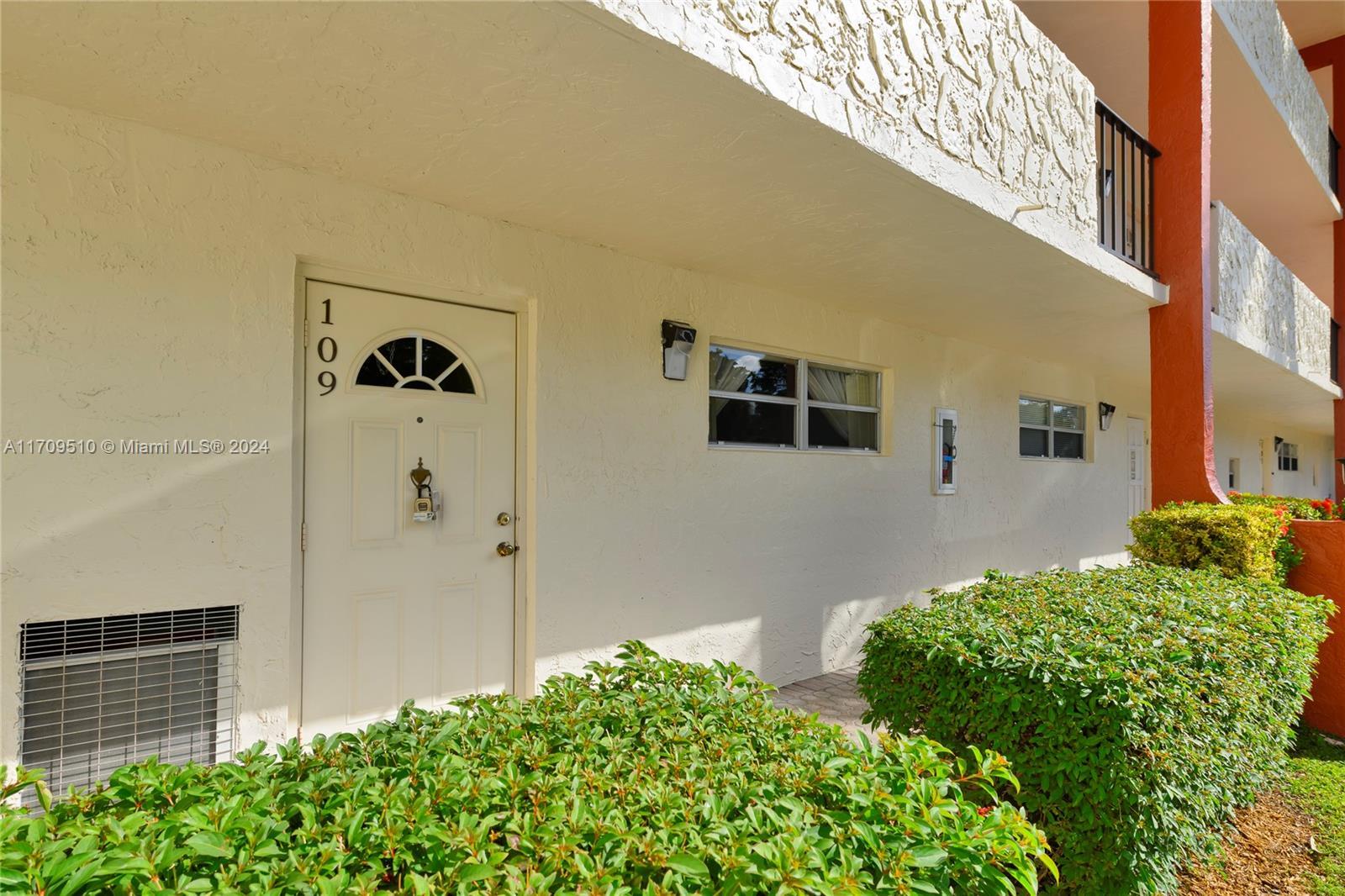 Picture of 9800 N Hollybrook Lake Dr # 109, Pembroke Pines, FL 33025