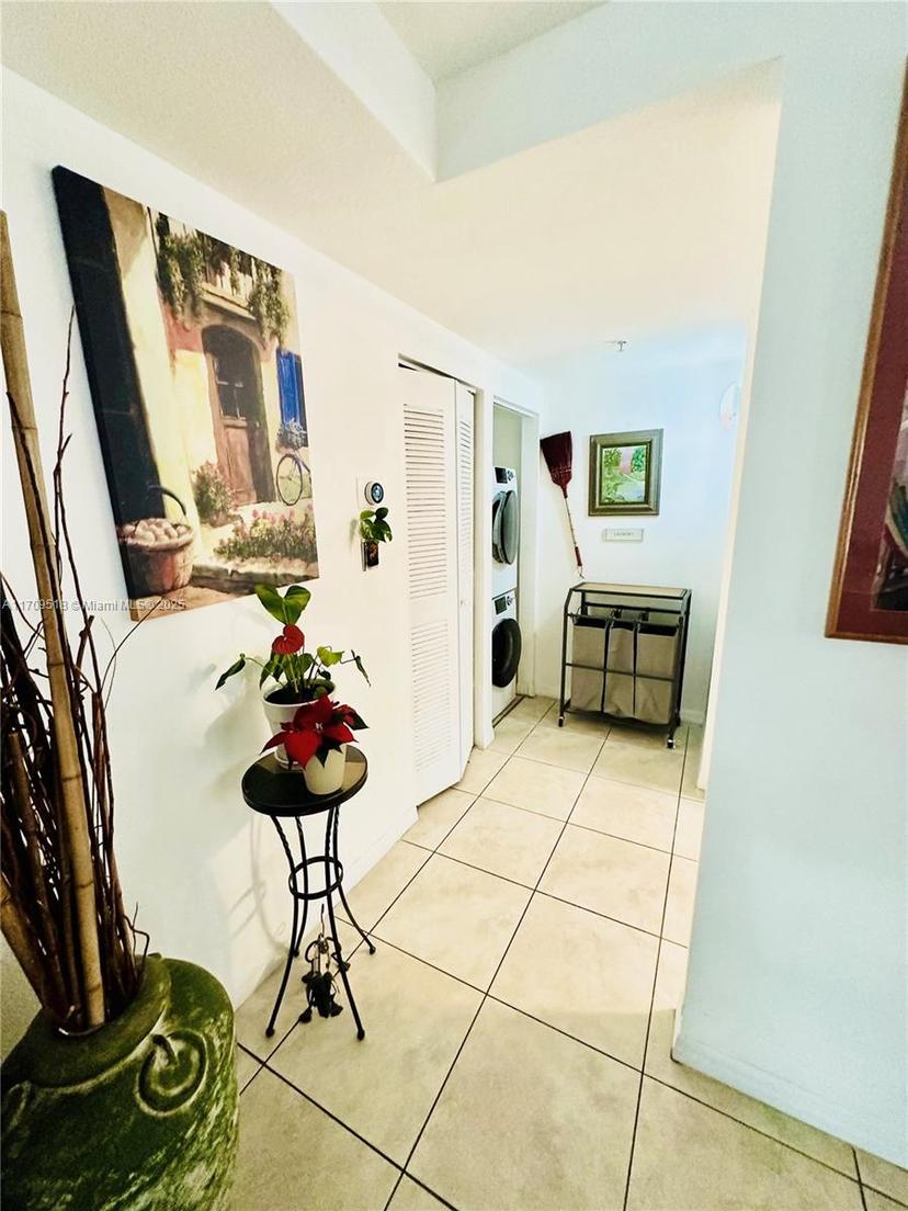 Picture of 1627 NW 18Th St # 401, Miami FL 33125