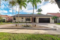 Picture of 7910 NW 169Th Ter, Miami Lakes, FL 33016