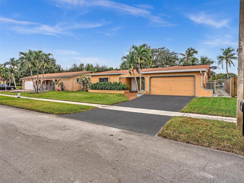 Picture of 8910 NW 7Th Ct, Pembroke Pines FL 33024