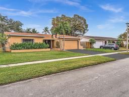 Picture of 8910 NW 7Th Ct, Pembroke Pines, FL 33024