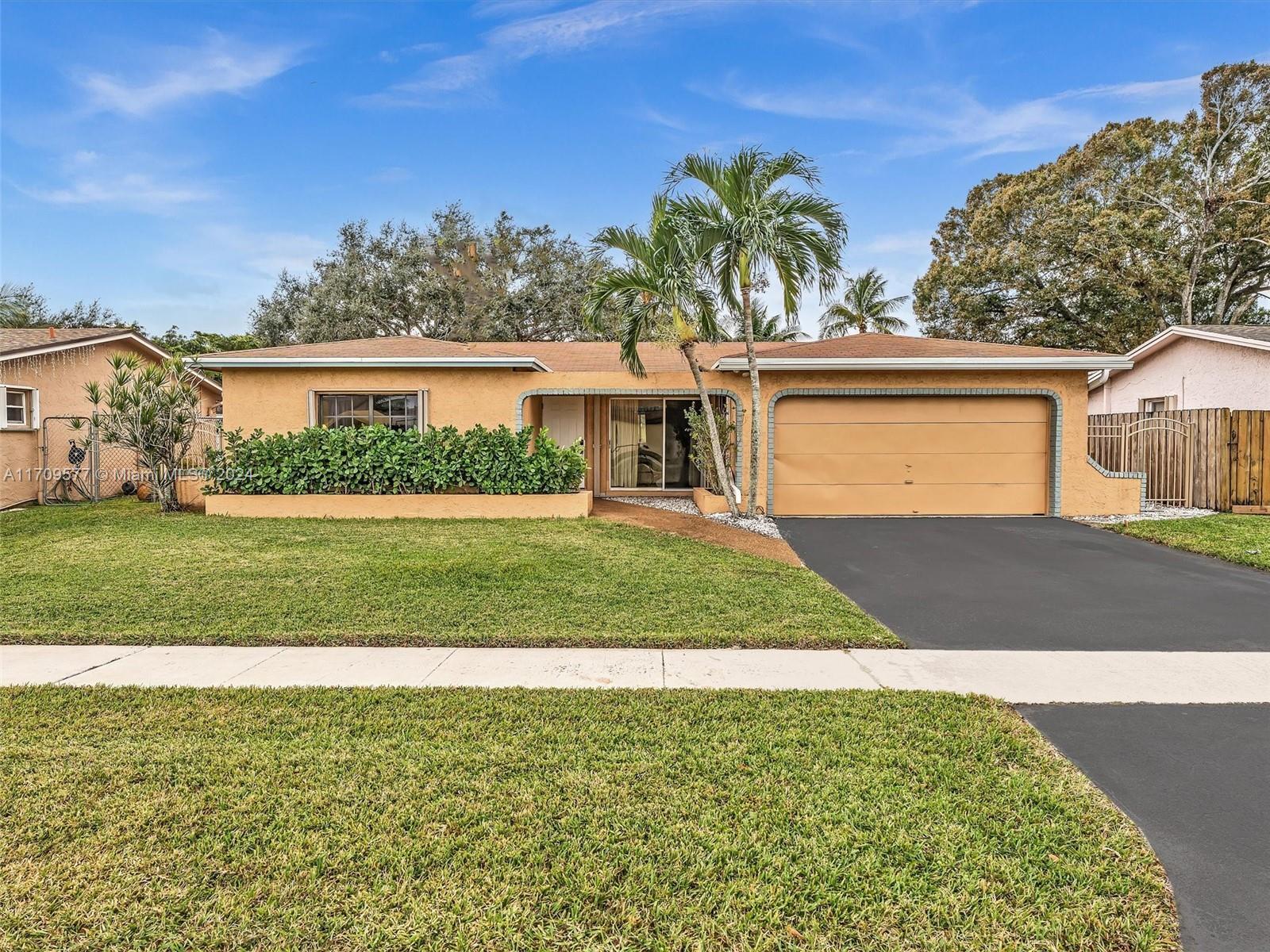 Picture of 8910 NW 7Th Ct, Pembroke Pines, FL 33024