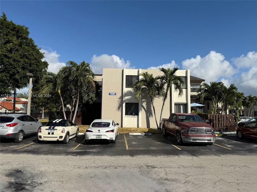 Picture of 10300 NW 9Th St Cir # 201, Miami FL 33172