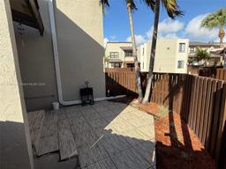 Picture of 10300 NW 9Th St Cir # 201, Miami, FL 33172