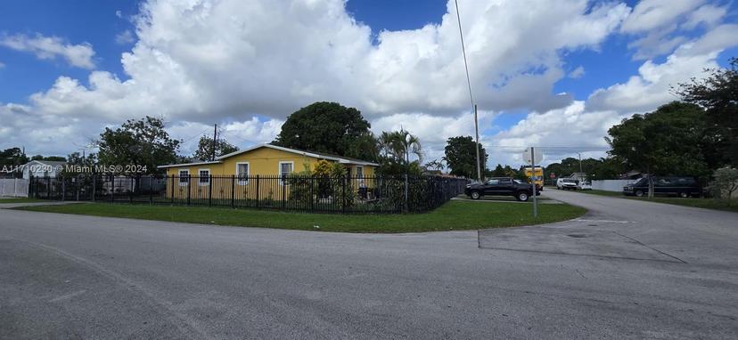 Picture of 16900 NW 44Th Ave, Miami Gardens FL 33055