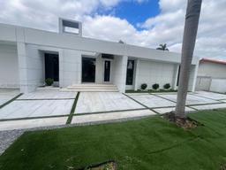 Picture of 10465 NW 130Th St, Hialeah Gardens, FL 33018