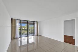 Picture of 20500 W Country Club Dr # 503, Aventura, FL 33180