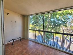 Picture of 10975 SW 107Th St # 314, Miami, FL 33176