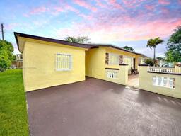 Picture of 17645 NW 37Th Ave, Miami Gardens, FL 33056