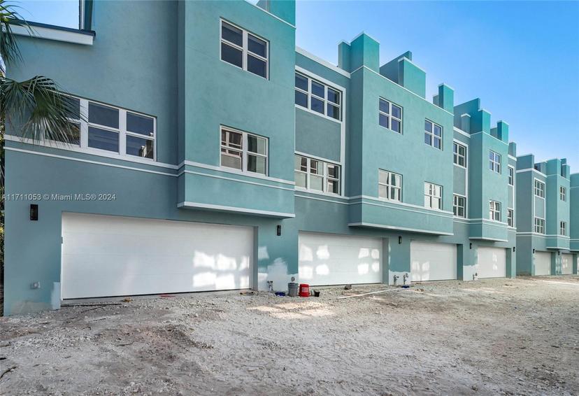 Picture of 844 SE 12 Ct # 12, Fort Lauderdale FL 33316