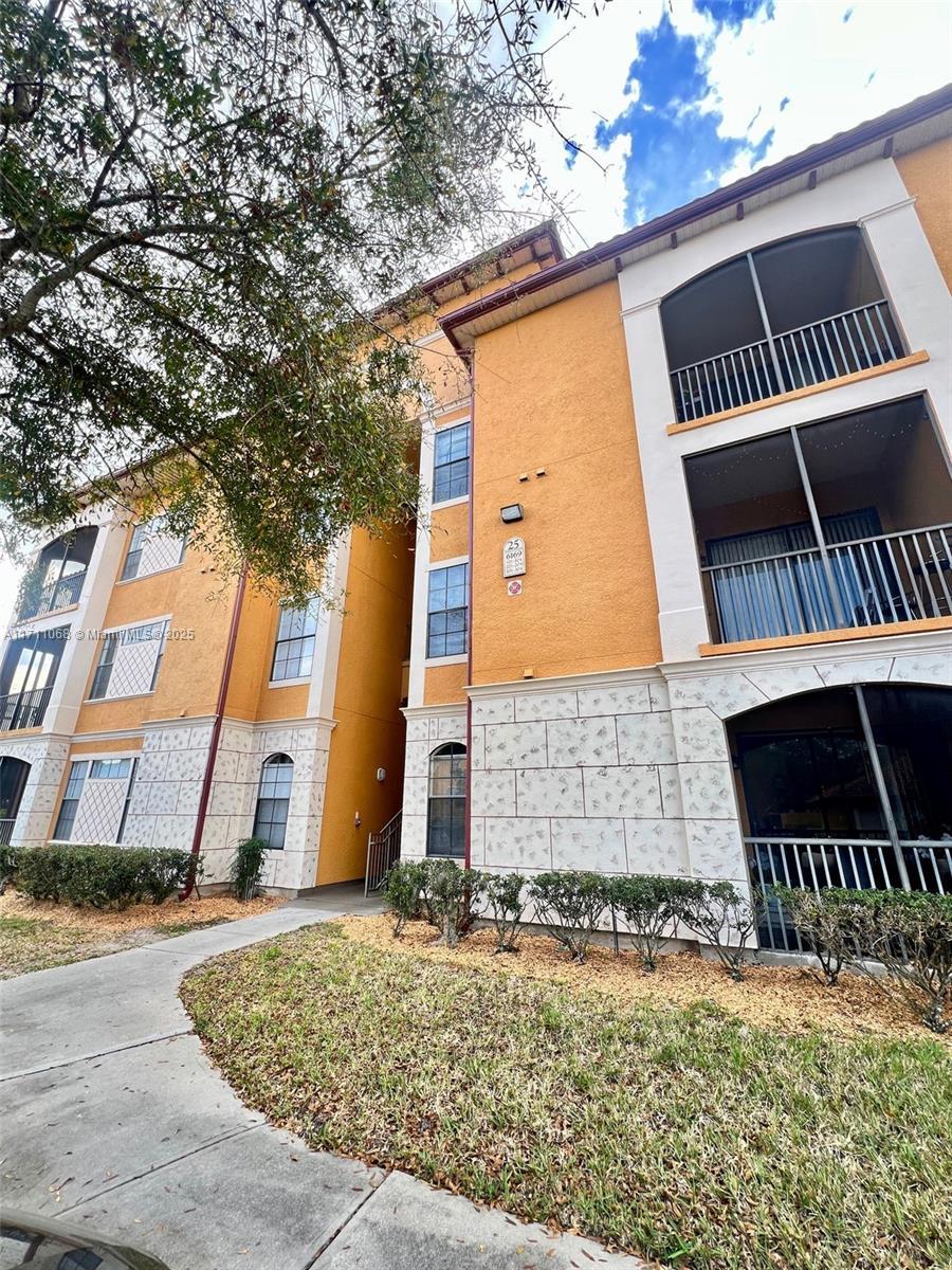 Picture of 6169 Metrowest Blvd # 104, Other City - In The State Of Florida, FL 32835