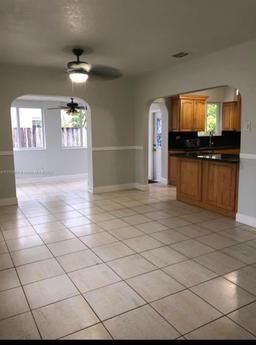 Picture of 4165 W 6Th Ct, Hialeah, FL 33012