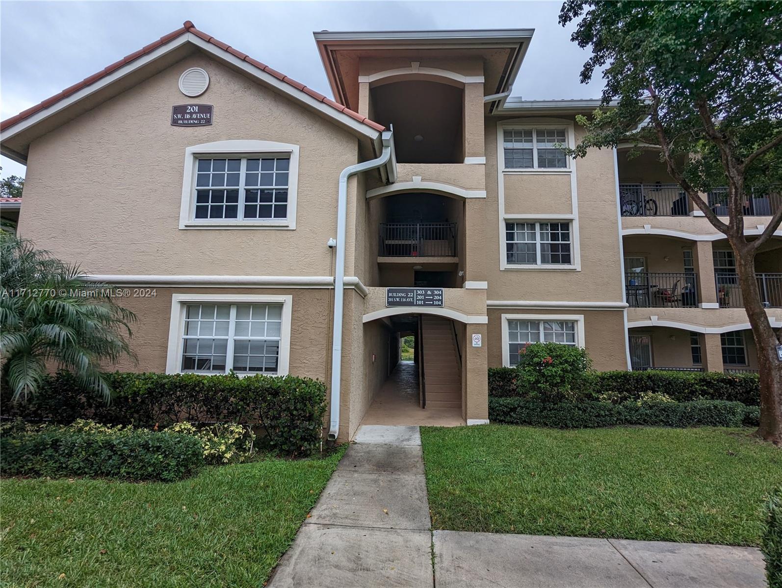 Picture of 201 SW 116Th Ave # 102, Pembroke Pines, FL 33025