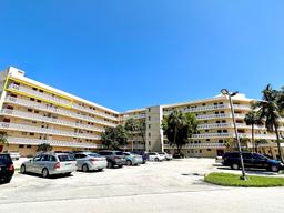 Picture of 2930 Point East Dr # E601, Aventura, FL 33160