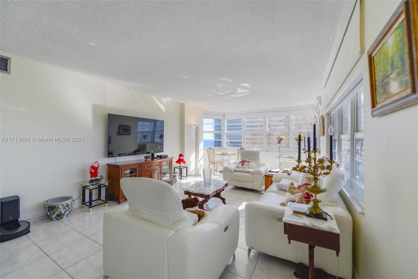 Picture of 1950 S Ocean Dr # 17E, Hallandale Beach FL 33009