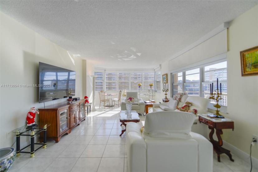 Picture of 1950 S Ocean Dr # 17E, Hallandale Beach FL 33009