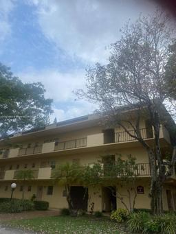 Picture of 151 Berkley Rd # 304, Hollywood, FL 33024