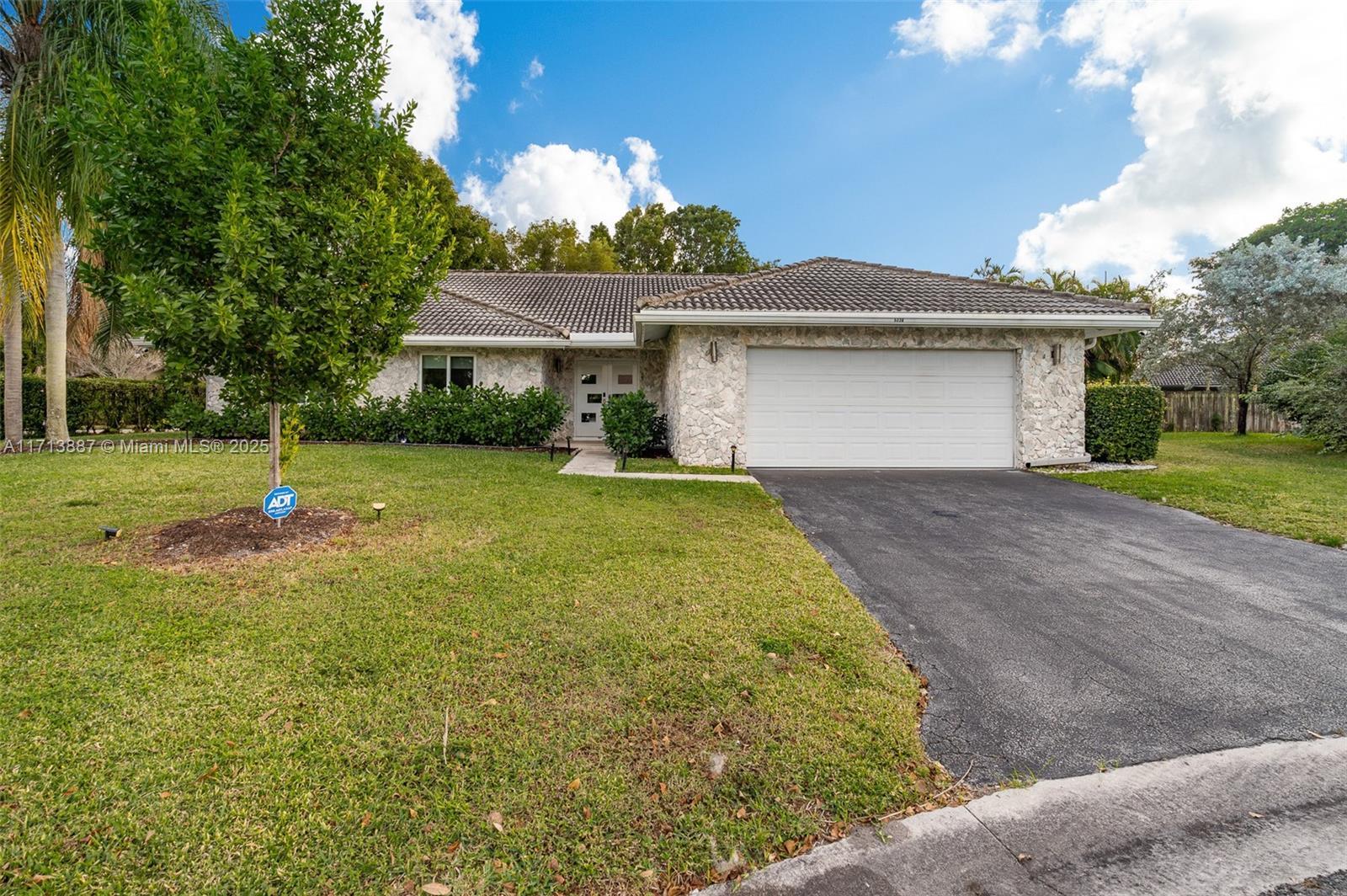 Picture of 5036 NW 66Th Ln, Coral Springs, FL 33067