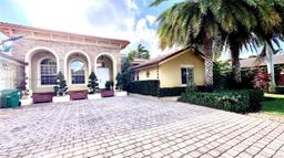 Picture of 19806 SW 130Th Ave Rd, Miami, FL 33177