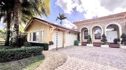 Picture of 19806 SW 130Th Ave Rd, Miami, FL 33177