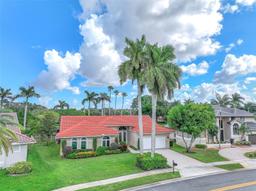 Picture of 821 E Cypress Pointe Dr E, Pembroke Pines, FL 33027