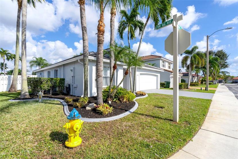 Picture of 16593 NW 5Th Ct, Pembroke Pines FL 33028