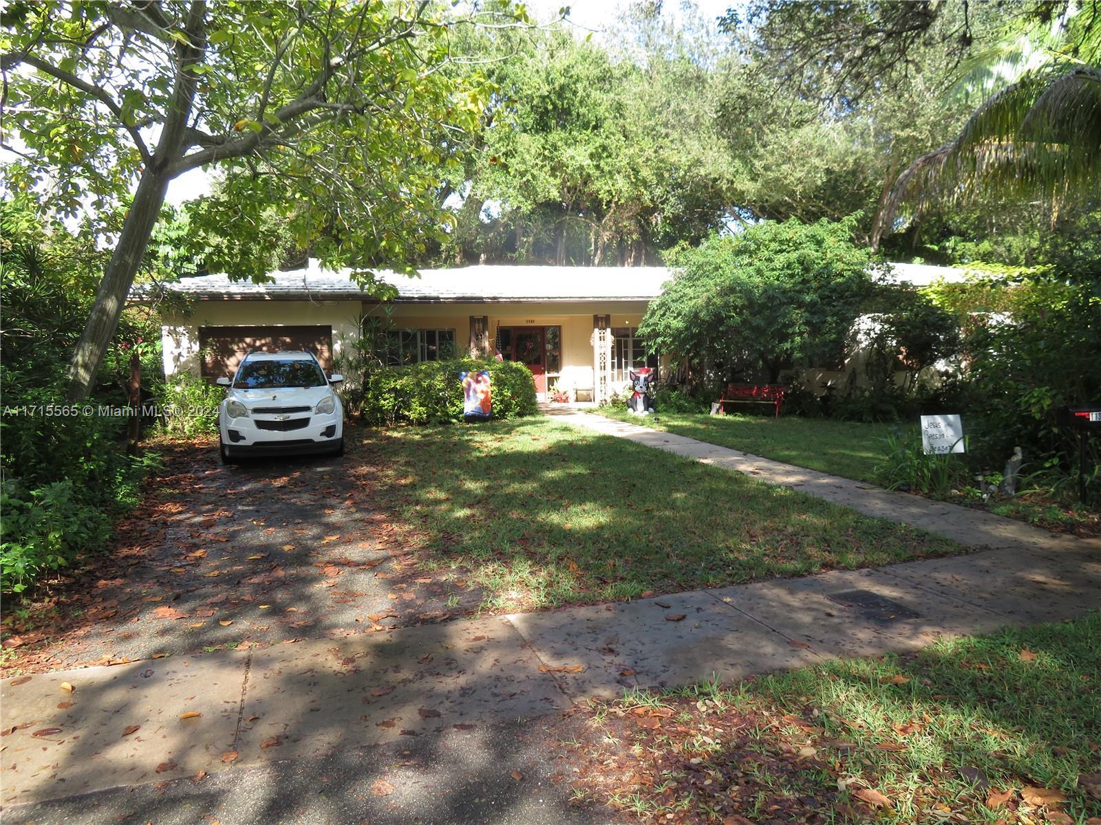 Picture of 1131 Catalonia Ave, Coral Gables, FL 33134