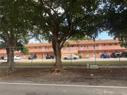 Picture of 19105 NE 2Nd Ave # 2114, Miami, FL 33179